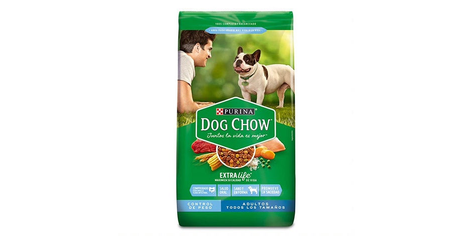 Puedes prevenir la coprofagia en perros dando alimentos de alta calidad a tu mascota, como los de DOG CHOW®.